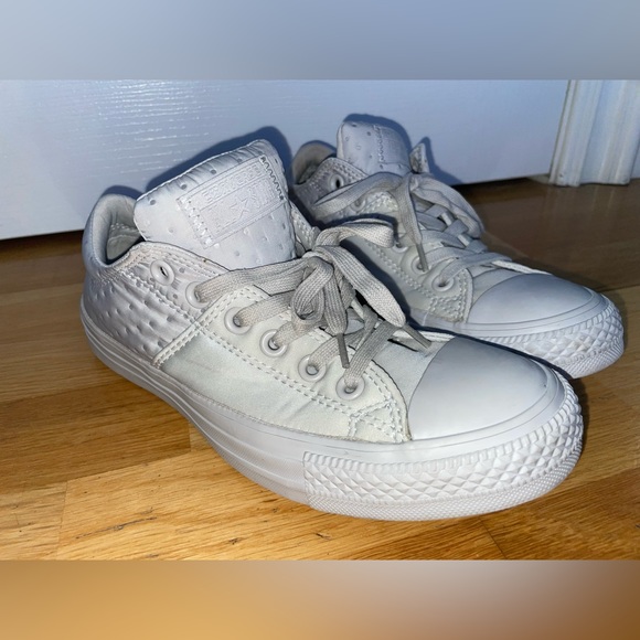 All Star ⭐️ Converse Chuck Taylor Madison Shoes 7 - Picture 3 of 8